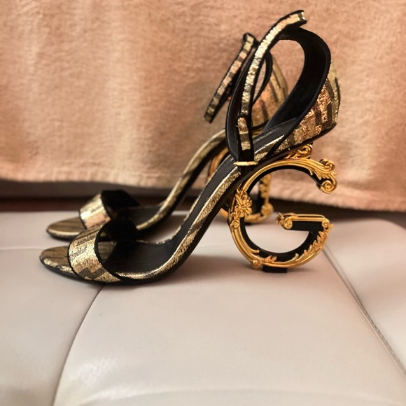 Dolce & Gabbana Logo Embellished Heel Sandals - Picture 8 of 10